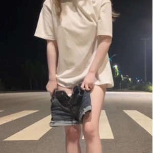 洛淼淼私人定制反差福利13部合集2.3G可爱少女绝美身材
