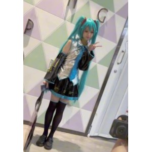 KFC萌妹初音COS私录1V787.9MB白丝绝对领域纯欲崩坏