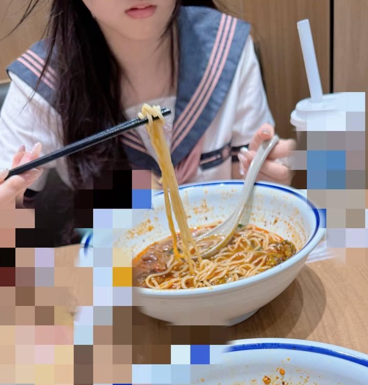 小表妹海角户外撩人互动合集10部1.59G羞涩又大胆