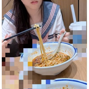 小表妹海角户外撩人互动合集10部1.59G羞涩又大胆