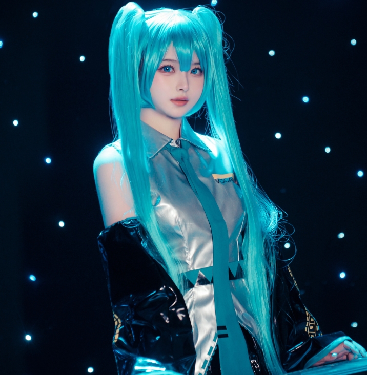 福利姬白莉爱吃巧克力私拍合集40套15G身材真顶