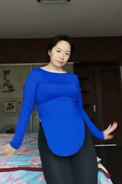 快手月姐呀自拍8部合集成熟韵味296M风情万种