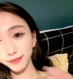 某音网红小甜甜超辣手指热舞1V视频347M骚气十足美臀诱人