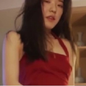 红衣服小姐姐乖乖女约会实录1V397M饱满诱人