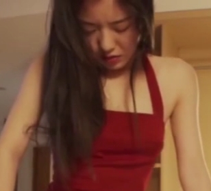 红衣服小姐姐乖乖女约会实录1V397M饱满诱人