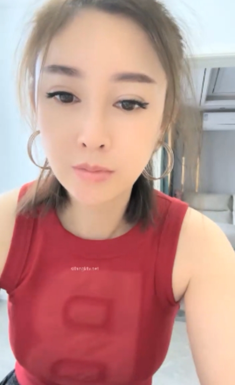推特居家熟女妩媚少妇24部合集16.3G太诱人了