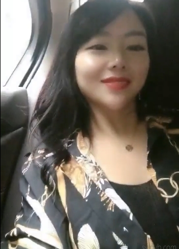 御姐苏妲己直播平台公园一日游1部1.1G空挡真敢玩