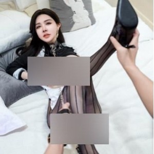 潘娇娇秀人网乖乖女变身核弹身材合集31V270P6.7G